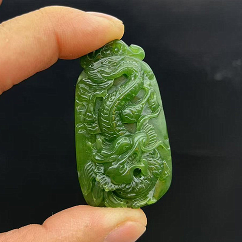 和田玉龙牌吊坠挂件碧玉