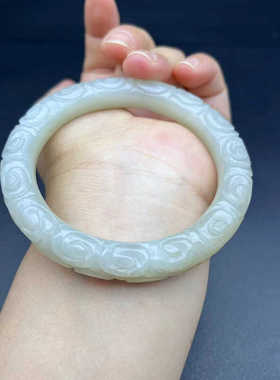 青白玉祥云纹玉手镯青白玉女款