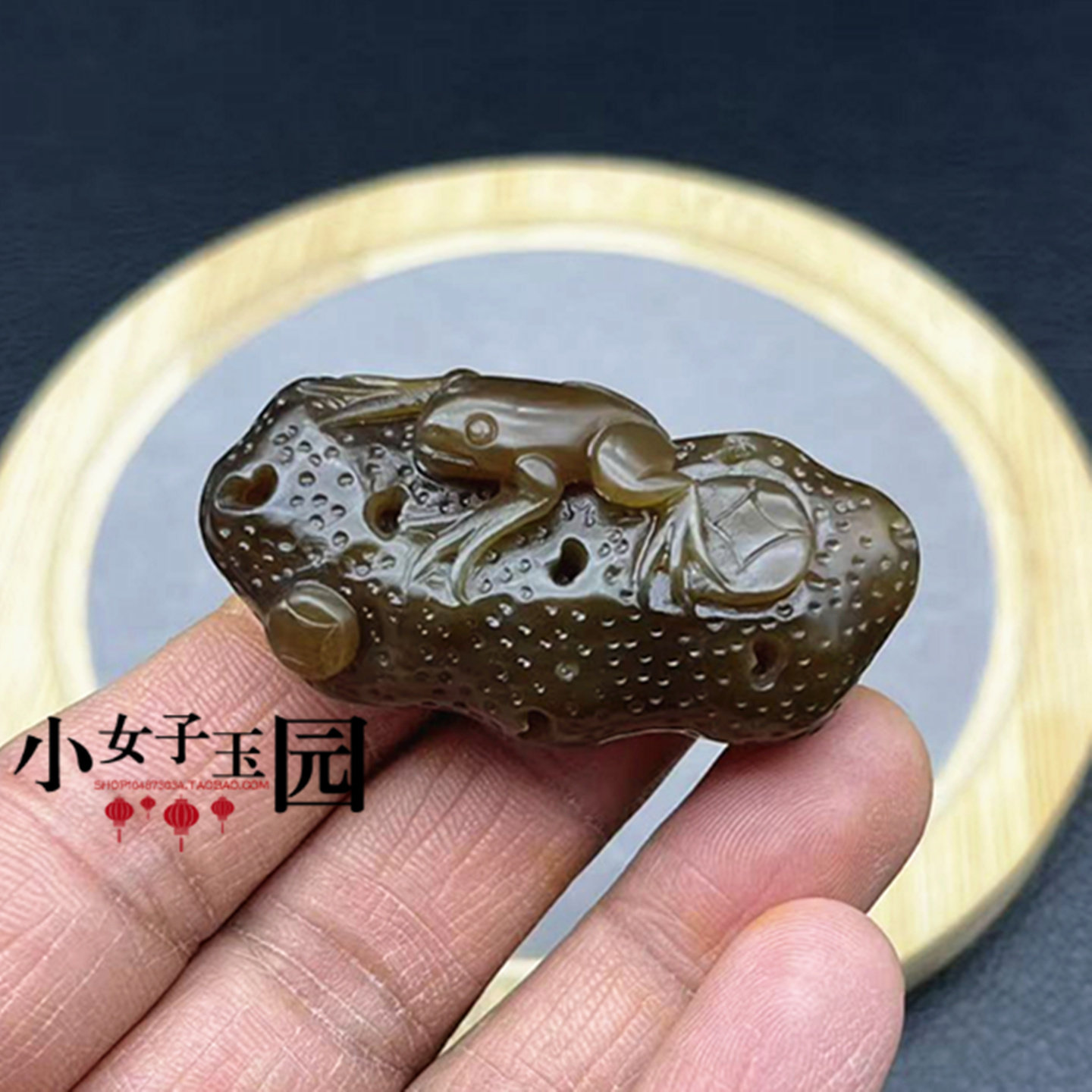 和田玉糖玉呱呱来財吊坠挂件