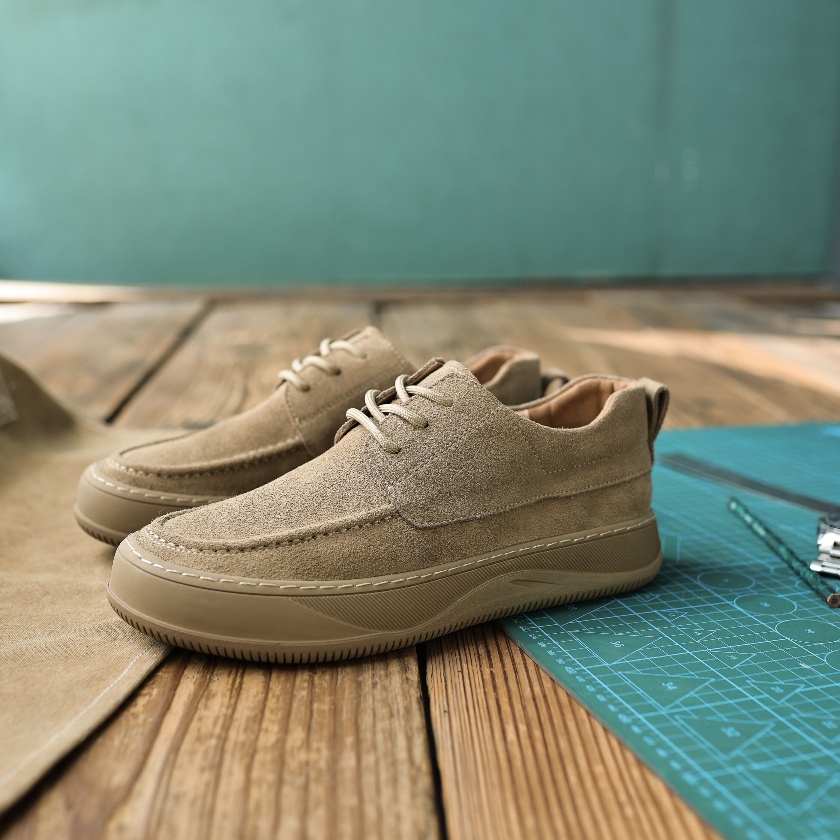 2025秋冬新款男士日系复古板鞋