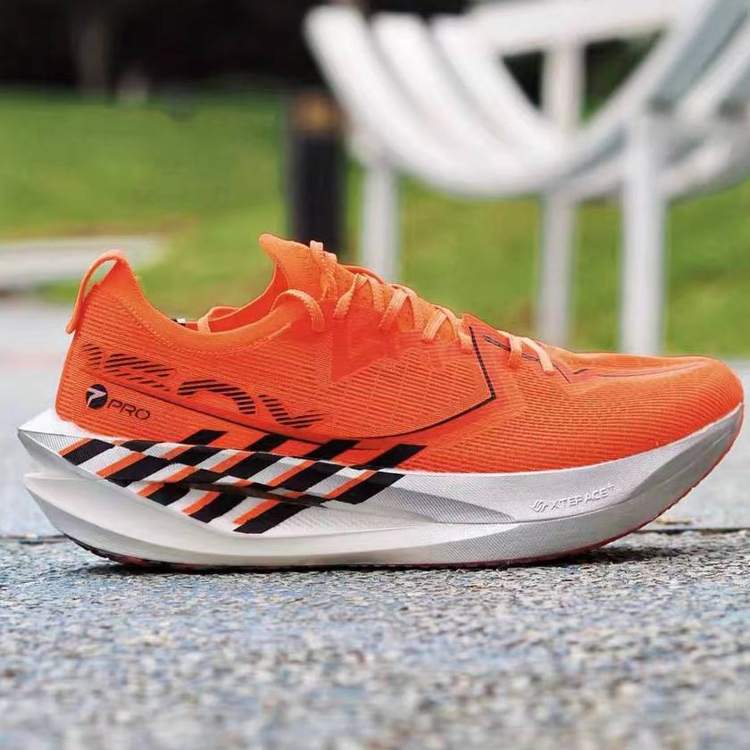 特步160X7.0PRO全掌碳板跑步鞋