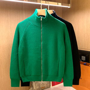 冬季新款休闲男士绿色衣服拉链毛衣男加绒加厚半高领针织衫外套男