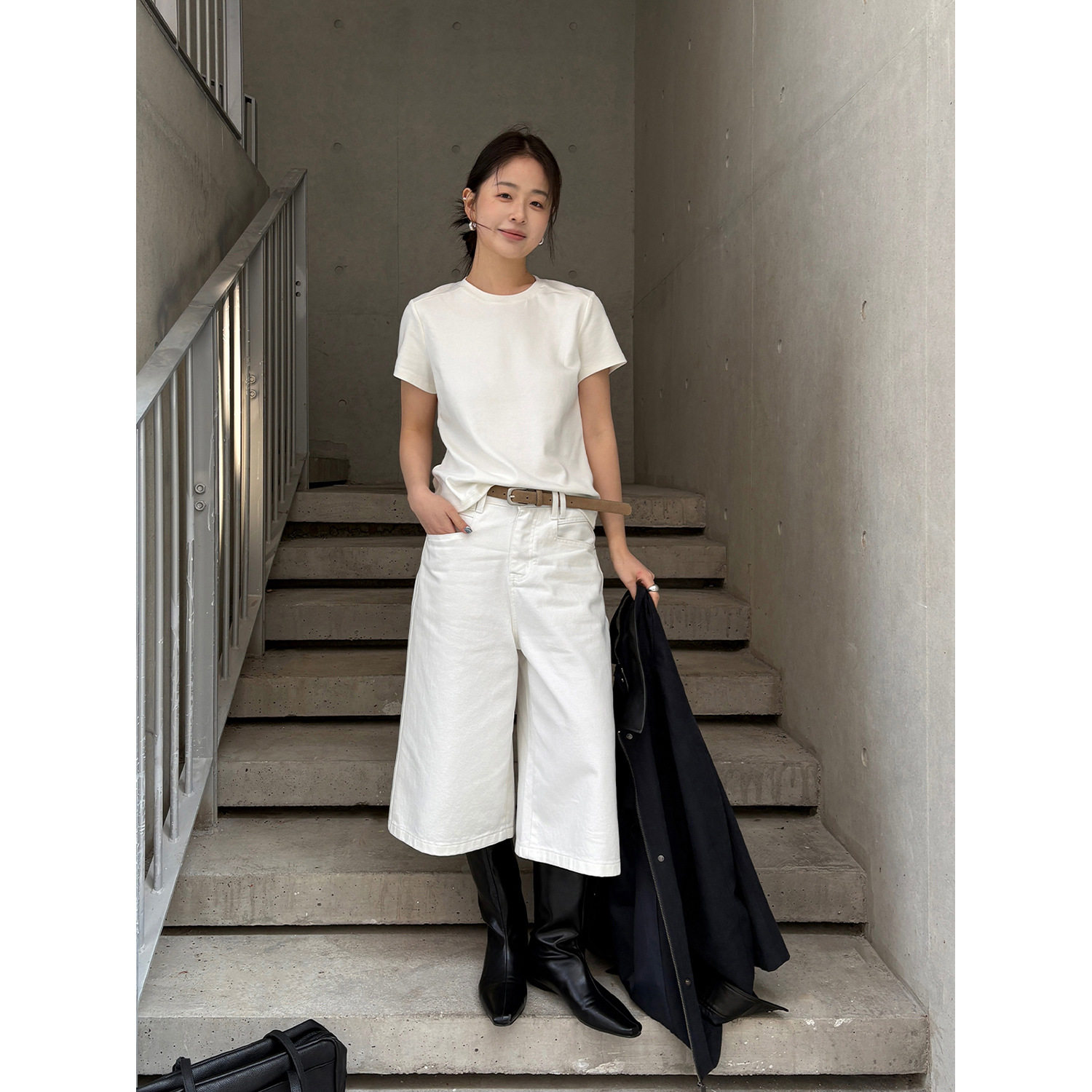 静奢风老钱白色高腰阔腿裤2026春夏遮肉显瘦水洗牛仔裤七分直筒裤