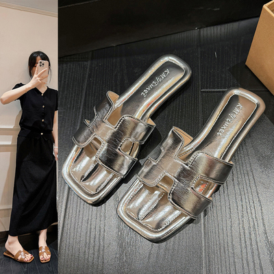 拖鞋女夏网红时尚外穿低跟2024新款外出沙滩鞋一字凉拖大码41-43