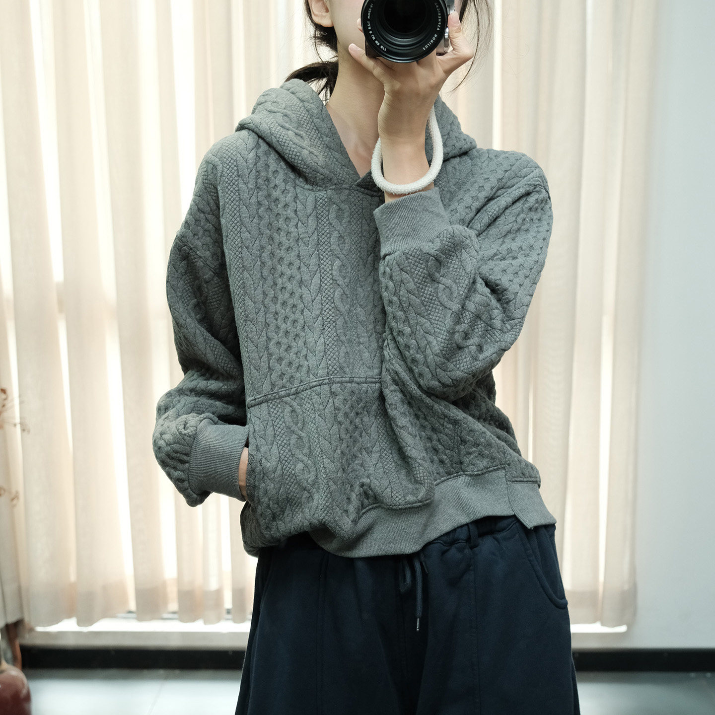 素尚秋冬新品上衣女日系休闲麻花纯色慵懒风百搭保暖宽松连帽卫衣