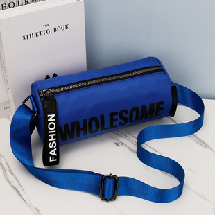 字母圆筒包百搭斜挎包2023夏季新款防水牛津布轻便运动休闲单肩包