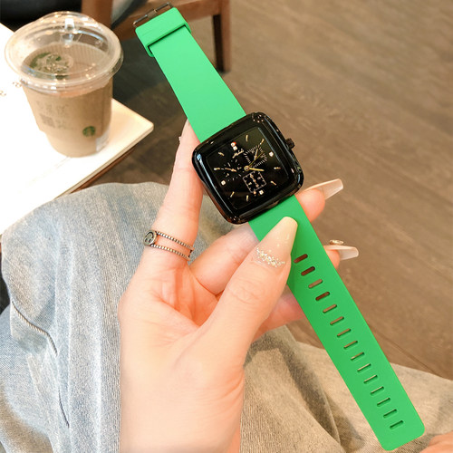 简约冷淡风方形大盘女表