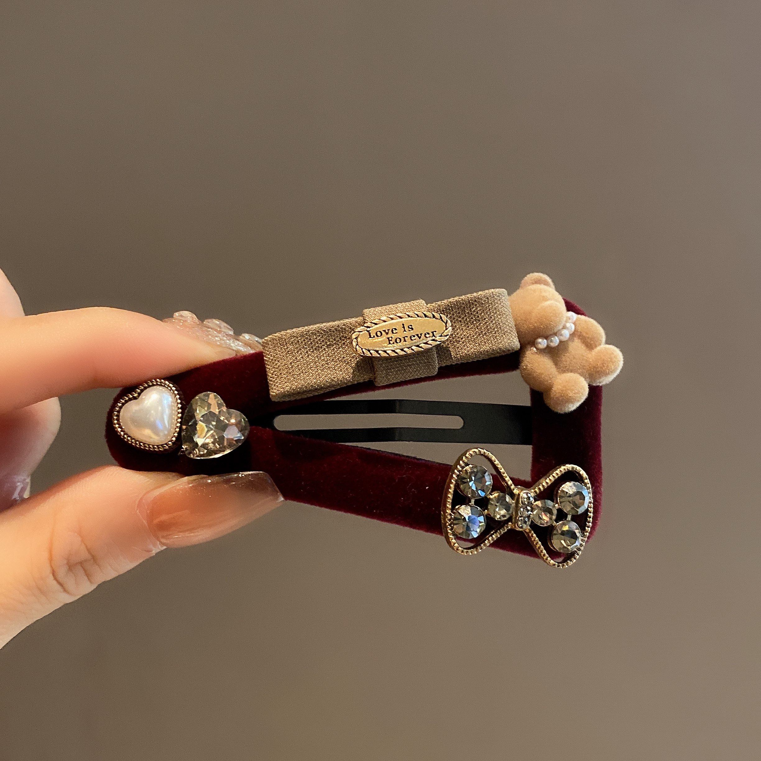 高级感布朗姆酒红丝绒重工卡通三角发夹女轻奢优雅侧边碎发一字夹,饰品/流行首饰/时尚饰品新,发饰,淘宝优惠券,粉丝福利购,淘宝优惠卷