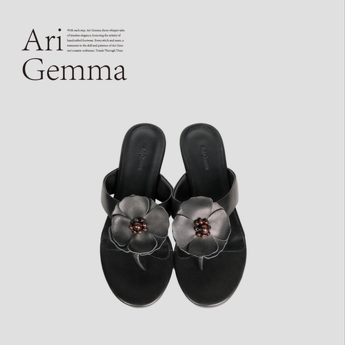 Ari Gemma｜Flower系列·花朵复古浪漫油蜡牛皮设计感夹趾凉拖女