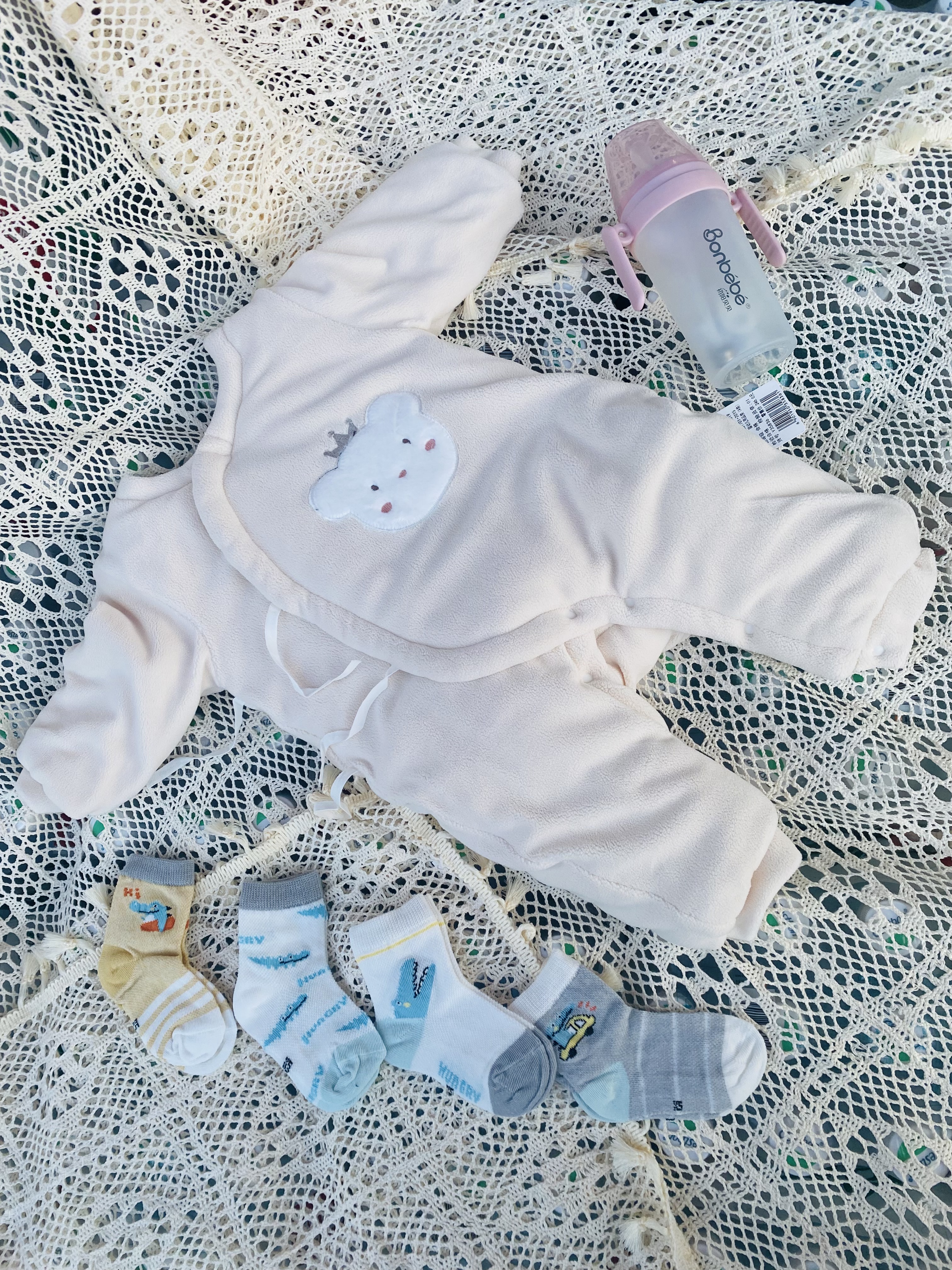 婴得宝厚棉0-3个月新生儿系带纯棉外出衣服男女宝宝连体衣哈衣