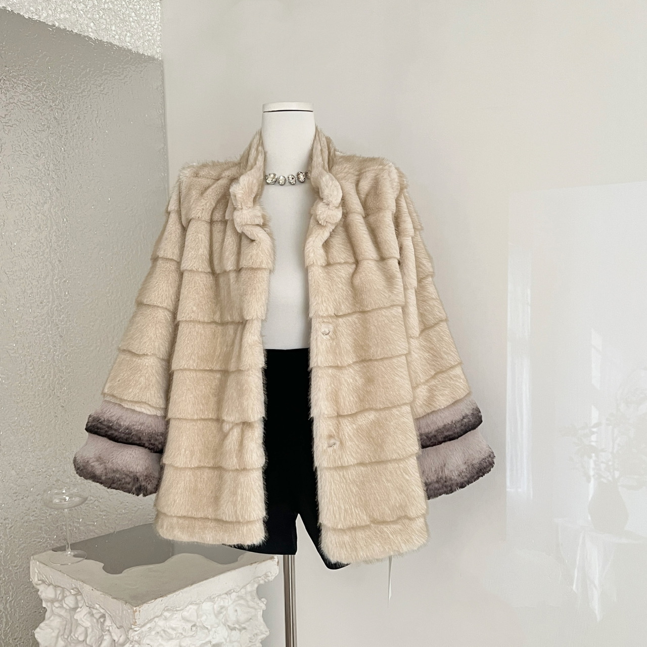 11.27 8PM白雪龙猫真假难辨 水貂+龙猫 手感巨环保毛外套