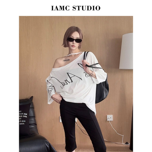 IAMCPLUS 2026SS 斜肩字母tee