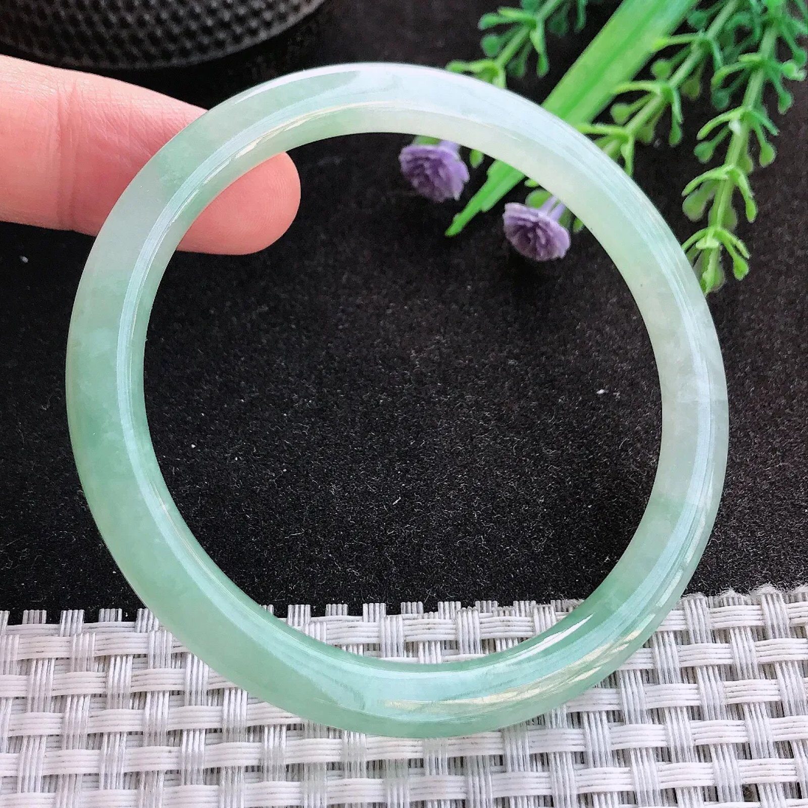 缅甸A货翡翠57/6.2/7.3老坑秀气冰润冰晴绿细条手镯叮当玉镯