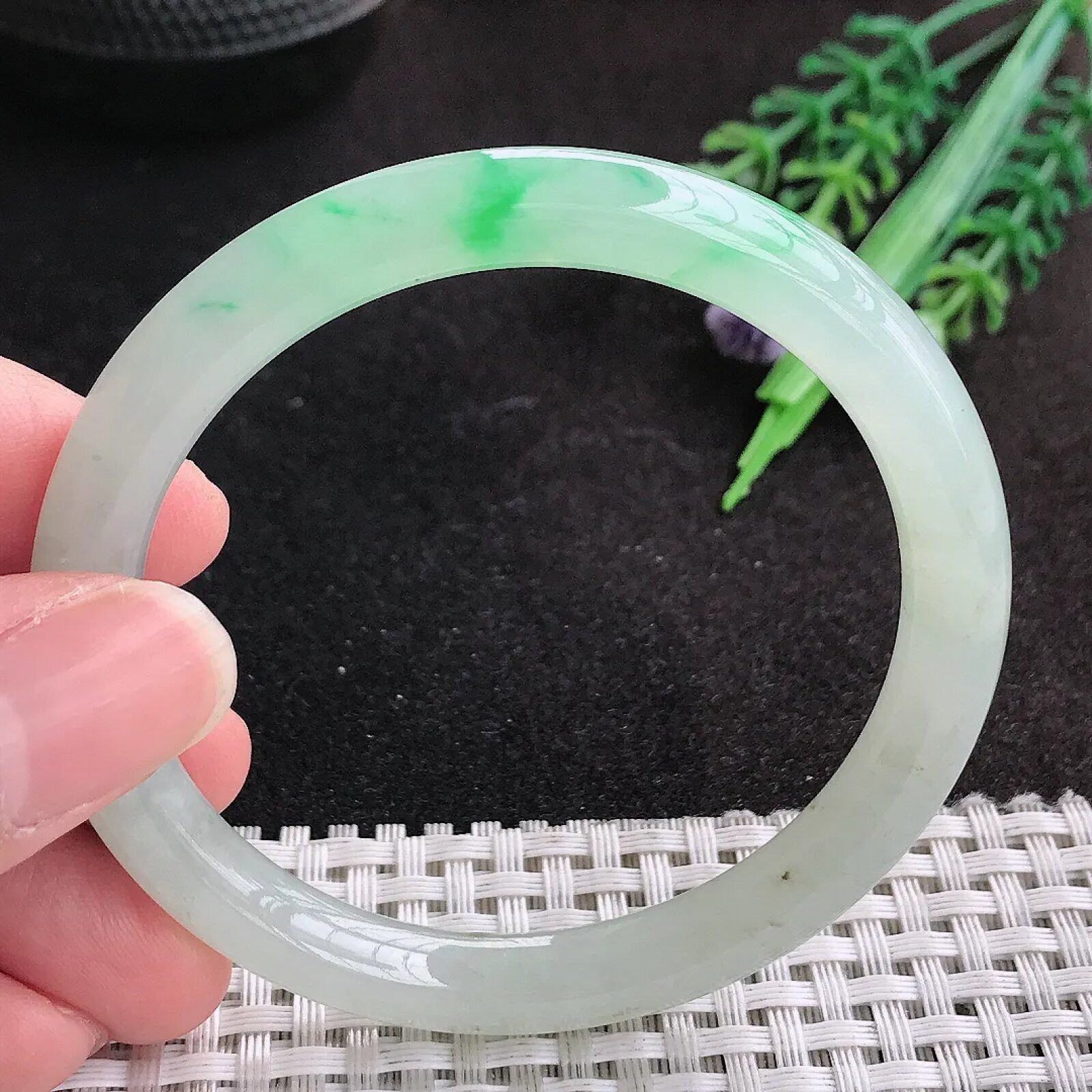 缅甸A货翡翠54.5/7.6/7.8老坑冰胶果冻飘阳绿圆条手镯叮当镯