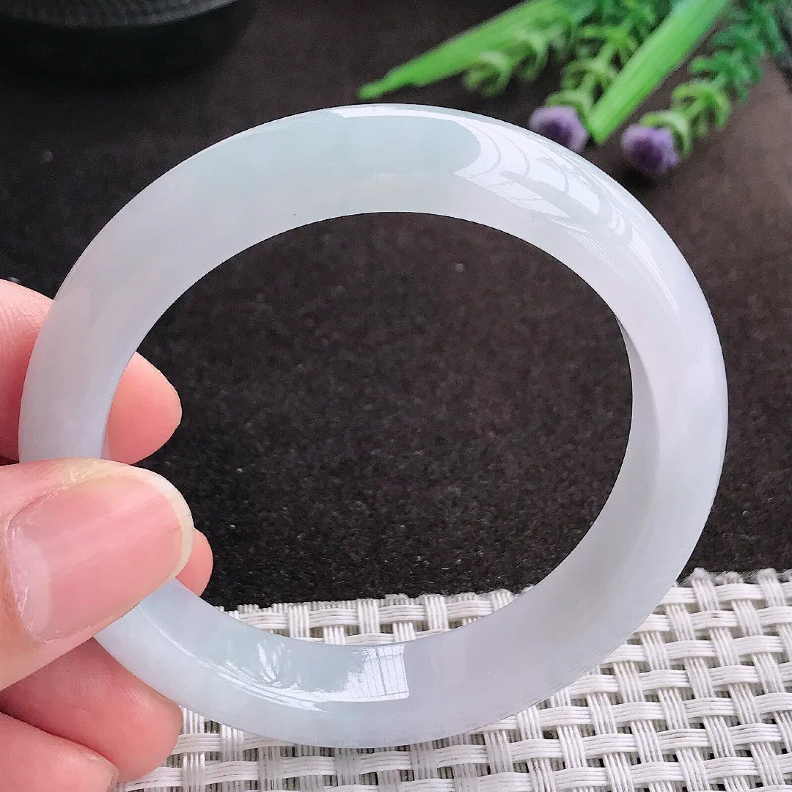 缅甸A货翡翠54/12.3/8.5老坑秀气冰润月光白手镯宽边玉镯