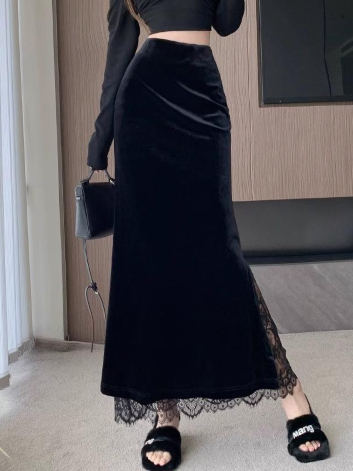 高级感金丝绒半身裙女秋冬2025新款蕾丝开叉拼接中长款A字一步裙