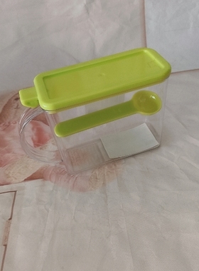 日本产彩色盐罐密封防潮调料盒家用厨房塑料味精盒大口径有盖白色