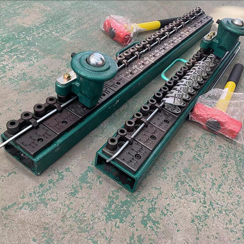 锤砸钉扣机输送带卡接扣工具