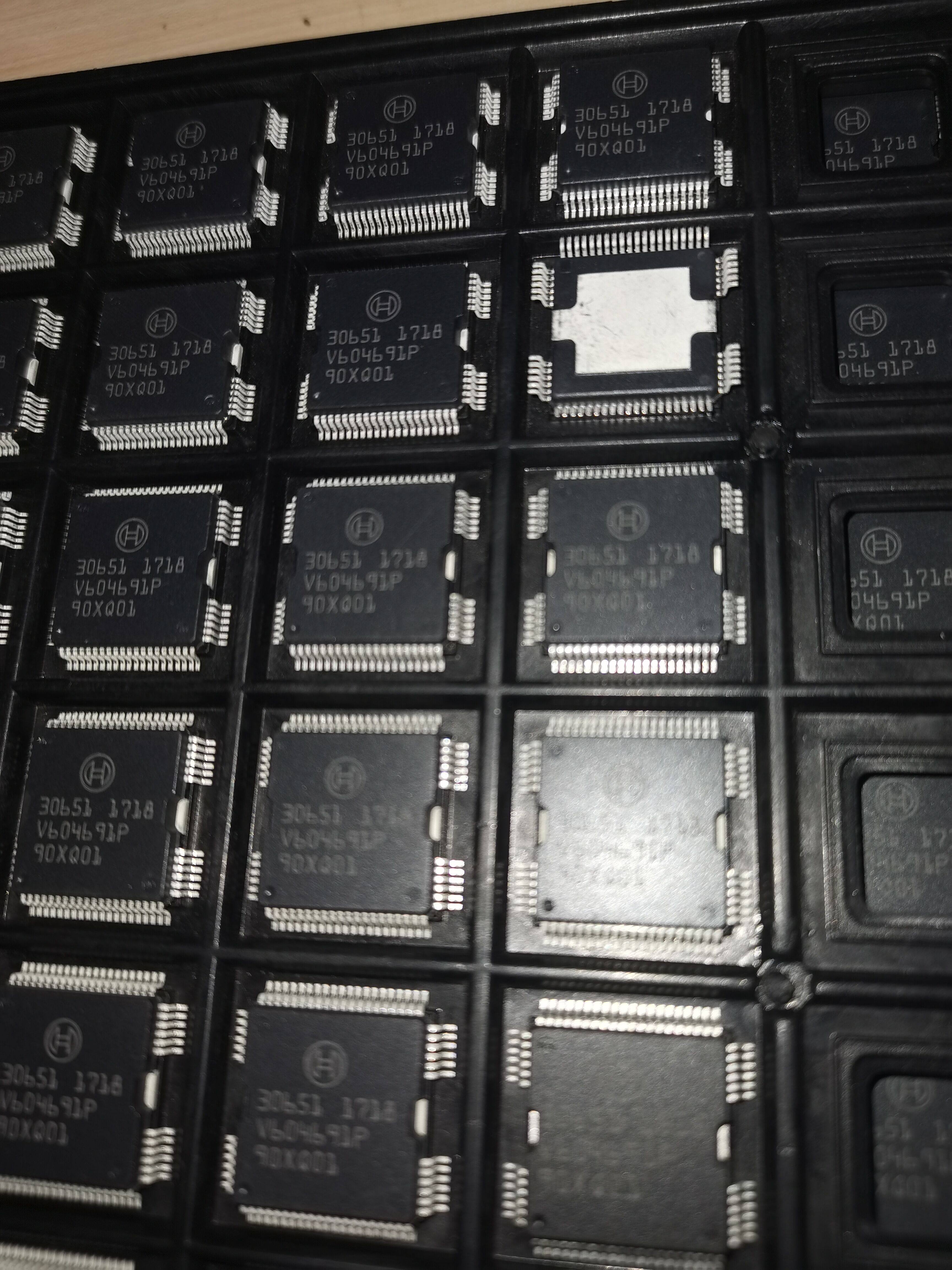 30651 bosch汽车电脑喷油驱动芯片ic 汽车电脑板常用易损可直拍