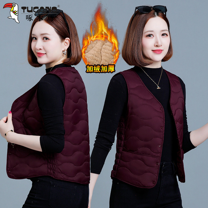 啄木鸟时尚加绒加厚马甲女士冬季中年妈妈加背心马夹外穿坎肩外套