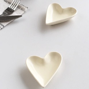 简约创意陶瓷爱心碟子心形碟子零食碟味碟 外贸订单 Annie Garden