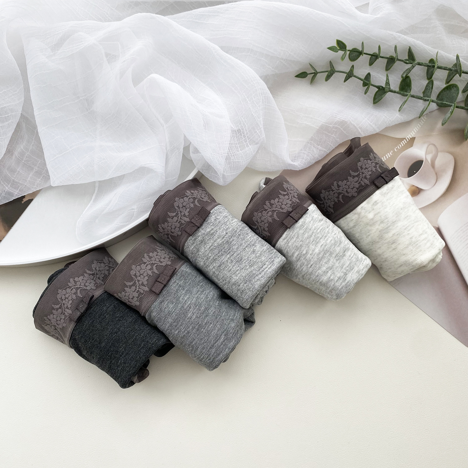 2025冬新款女士内裤5条装中腰三角性感蕾丝边防走光透气舒适短裤