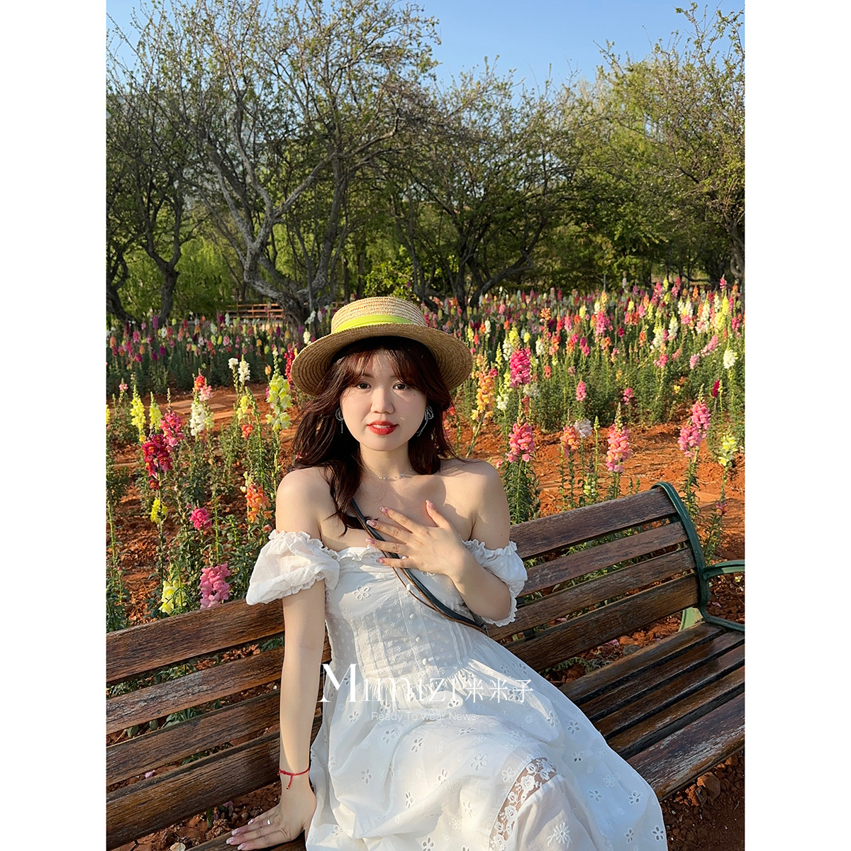 “冷水白茉莉”定制刺绣连衣裙