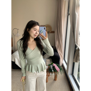 浅绿色纯欲风收腰显瘦长袖 上衣