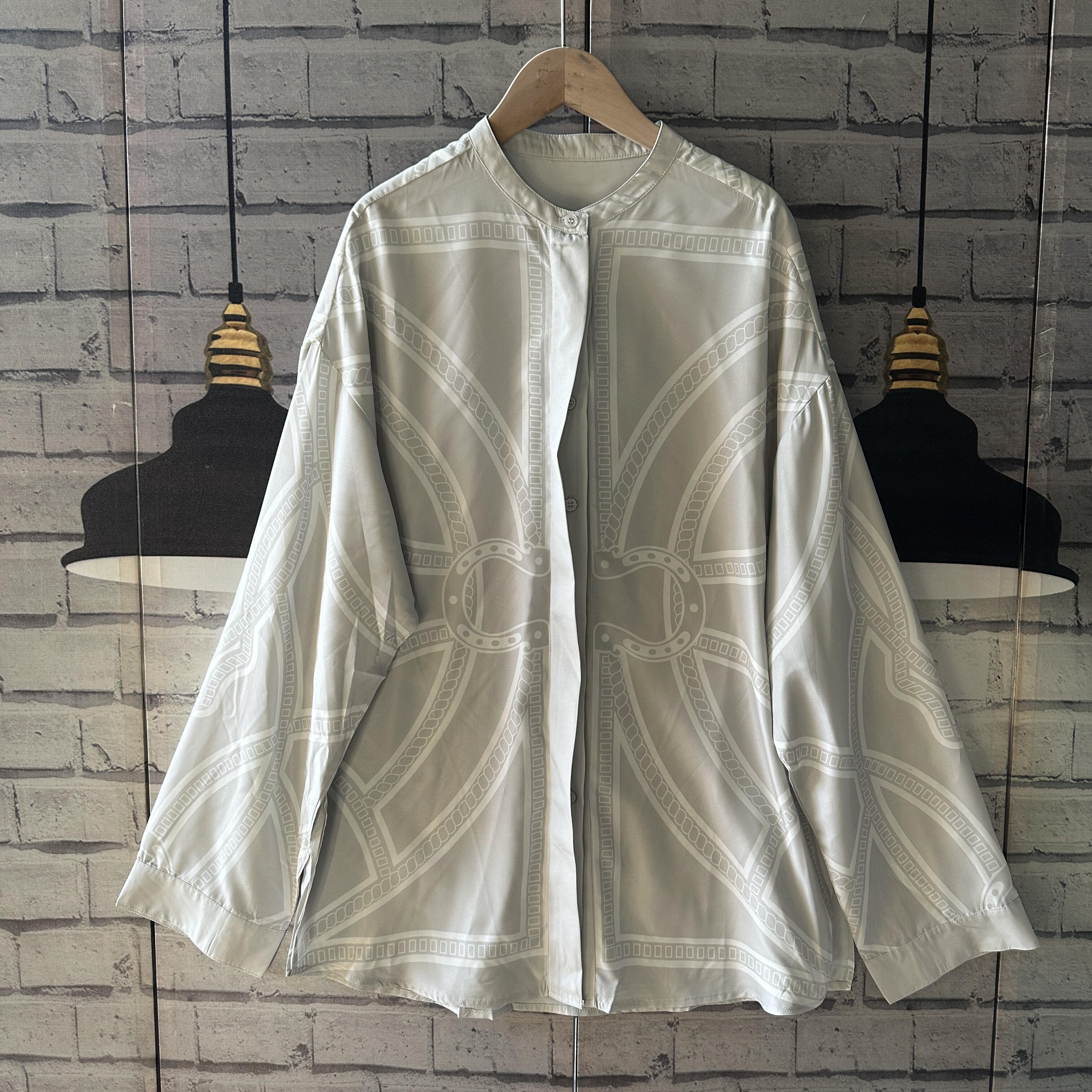 牌子原单宽松大码印花个性立领仿真丝衬衫女