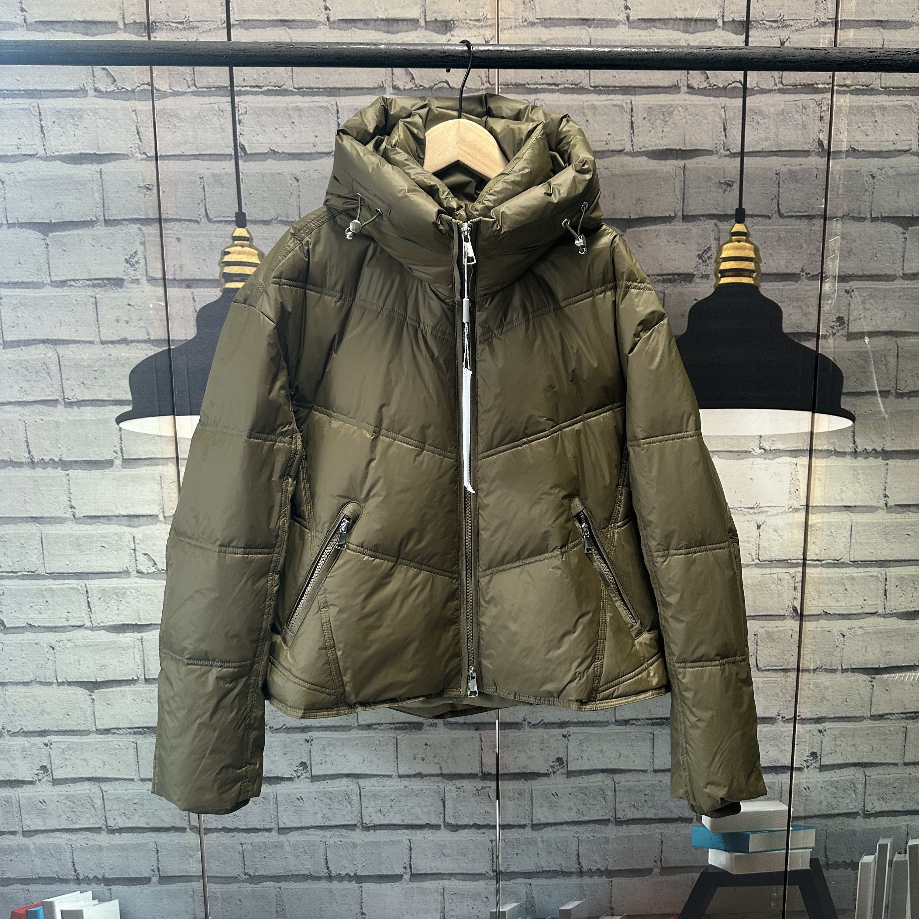 牌子的高品质原单女装加厚三防羽*绒面包服外套短款下摆抽绳E222