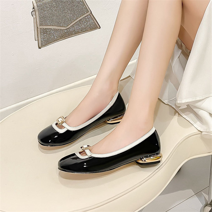 好看！闭眼入2025秋季新款粗跟方扣女士黑白漆皮平底芭蕾舞鞋拼色,女鞋,浅口单鞋,淘宝优惠券,粉丝福利购,淘宝优惠卷