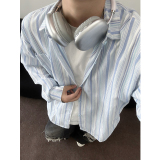 蓝色