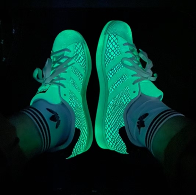 阿迪达斯三叶草情侣款 atoms x superstar联名夜光白蛇板鞋FY5253