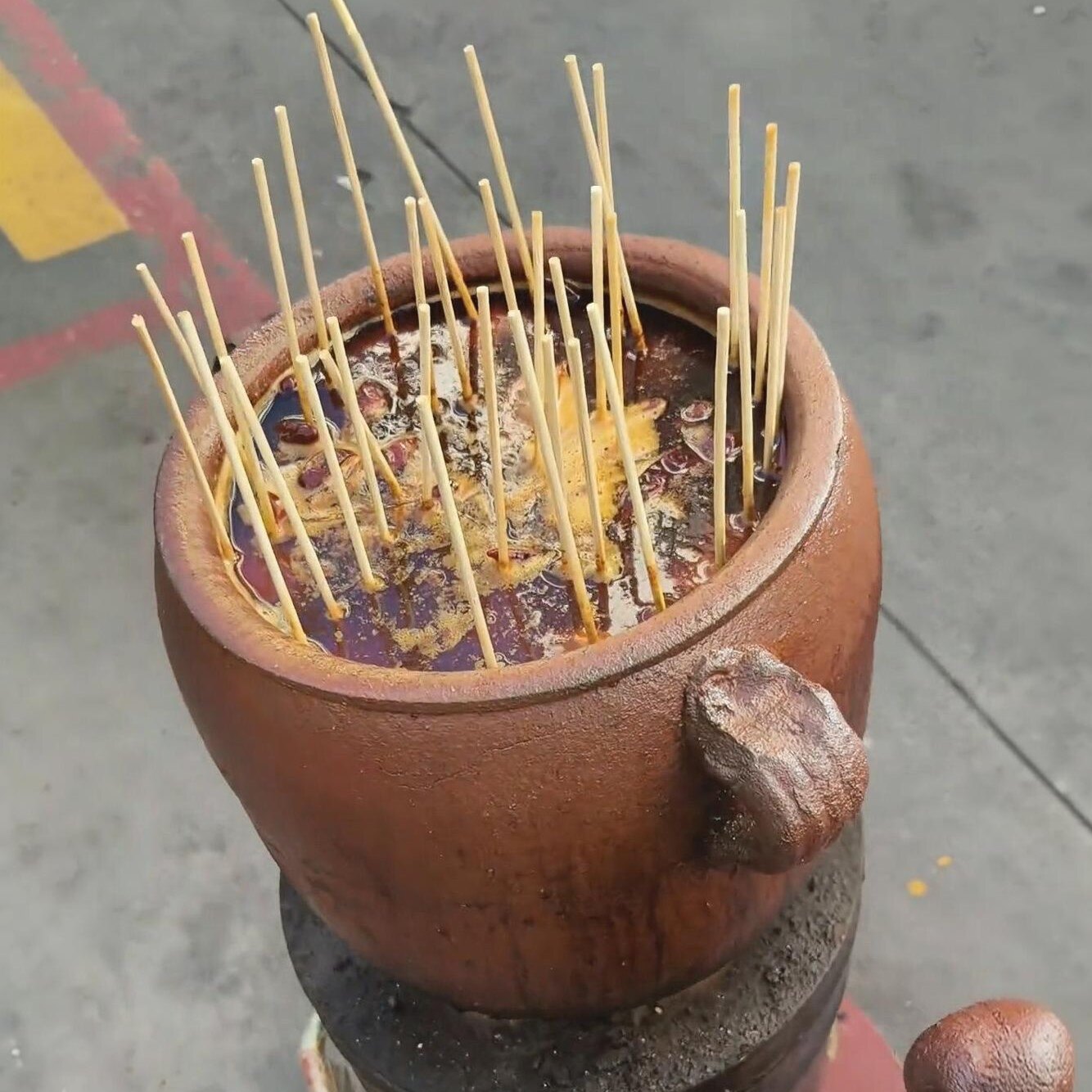 网红串串香麻辣烫牛肉面卤涮明火沙锅瓦罐老式商用家用摆摊土砂锅