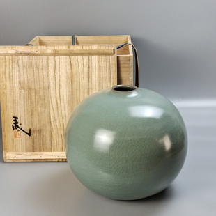铃木三成造日本青瓷花瓶。未使用品带原箱