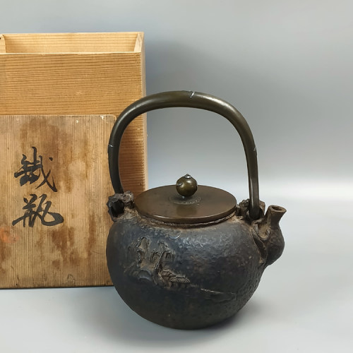 明治时期京都龟文堂造日本铁壶日本老铁壶铁瓶。