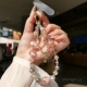 奢华星空水晶手机链女手腕短款 ins精致高级感手机壳串珠挂件饰品户外旅游防丢手提链带子高档手机挂绳新品