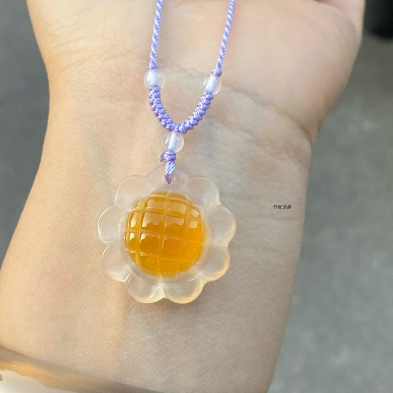 天然高冰玉髓俏色太阳花吊坠 冰彩玛瑙向日葵挂件项链玉坠