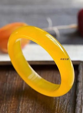 天然冰种黄玉髓手镯时尚百搭