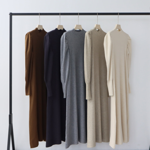 多巴胺秋季穿搭羊毛混纺秋冬针织连衣裙高级感泡泡袖打底裙毛衣裙