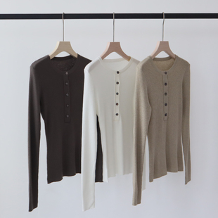 高级感羊毛混纺秋冬新款圆领针织衫女长袖修身显瘦内搭打底毛衣女