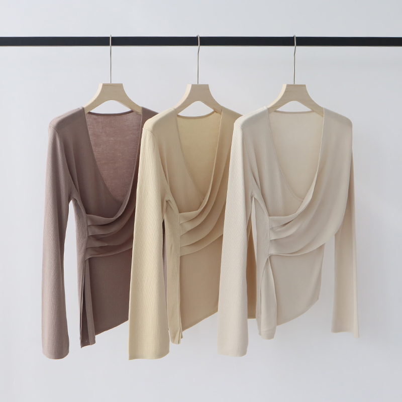 小众设计修身莱赛尔天丝套头V领