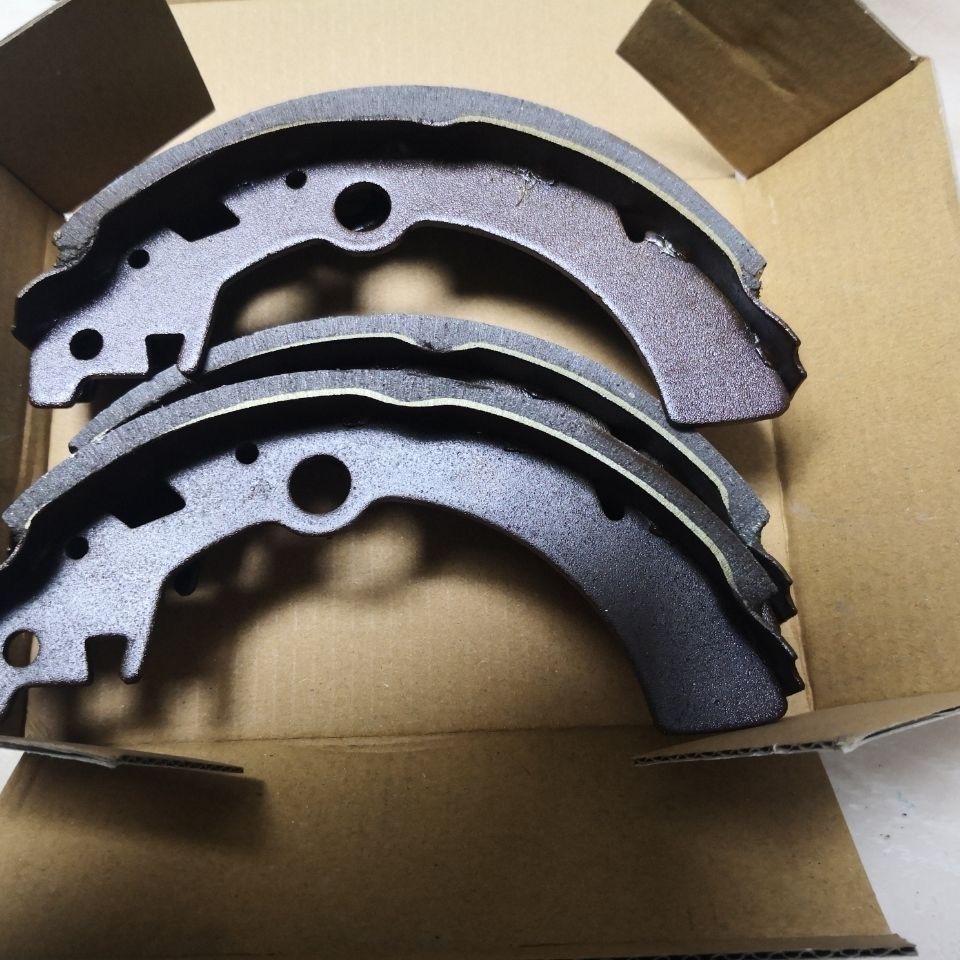 众泰Z100云100云100S云100PLUS刹车片制动片摩擦片刹车蹄制动器片