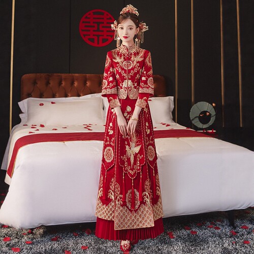 外嫁女集体回娘家中式秀禾服旗袍