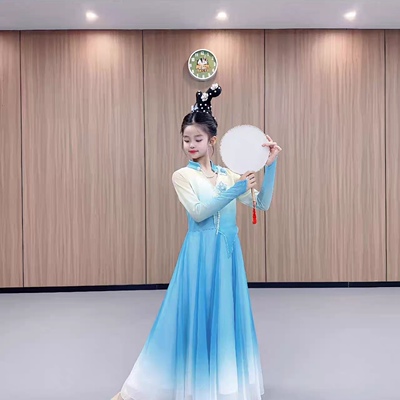 荷花鱼戏莲叶间舞蹈服