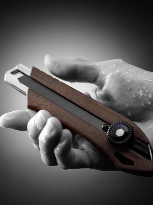 爱利华木质环保复合防滑大美工刀