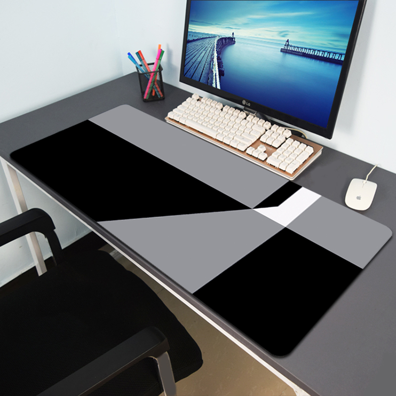 超大号简约创意鼠标垫游戏加厚锁边防水桌垫办公定制电脑键盘卡通