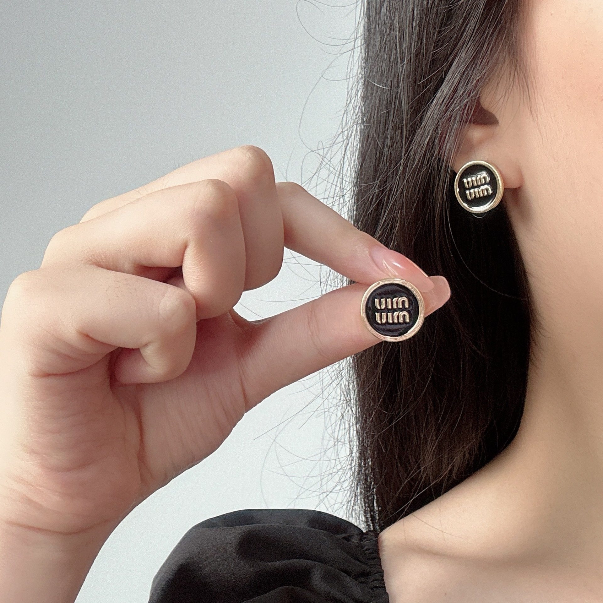 小香风爆款金属字母耳钉时尚简约精美几何圆形耳环小众高级感耳饰,饰品/流行首饰/时尚饰品新,耳钉,淘宝优惠券,粉丝福利购,淘宝优惠卷