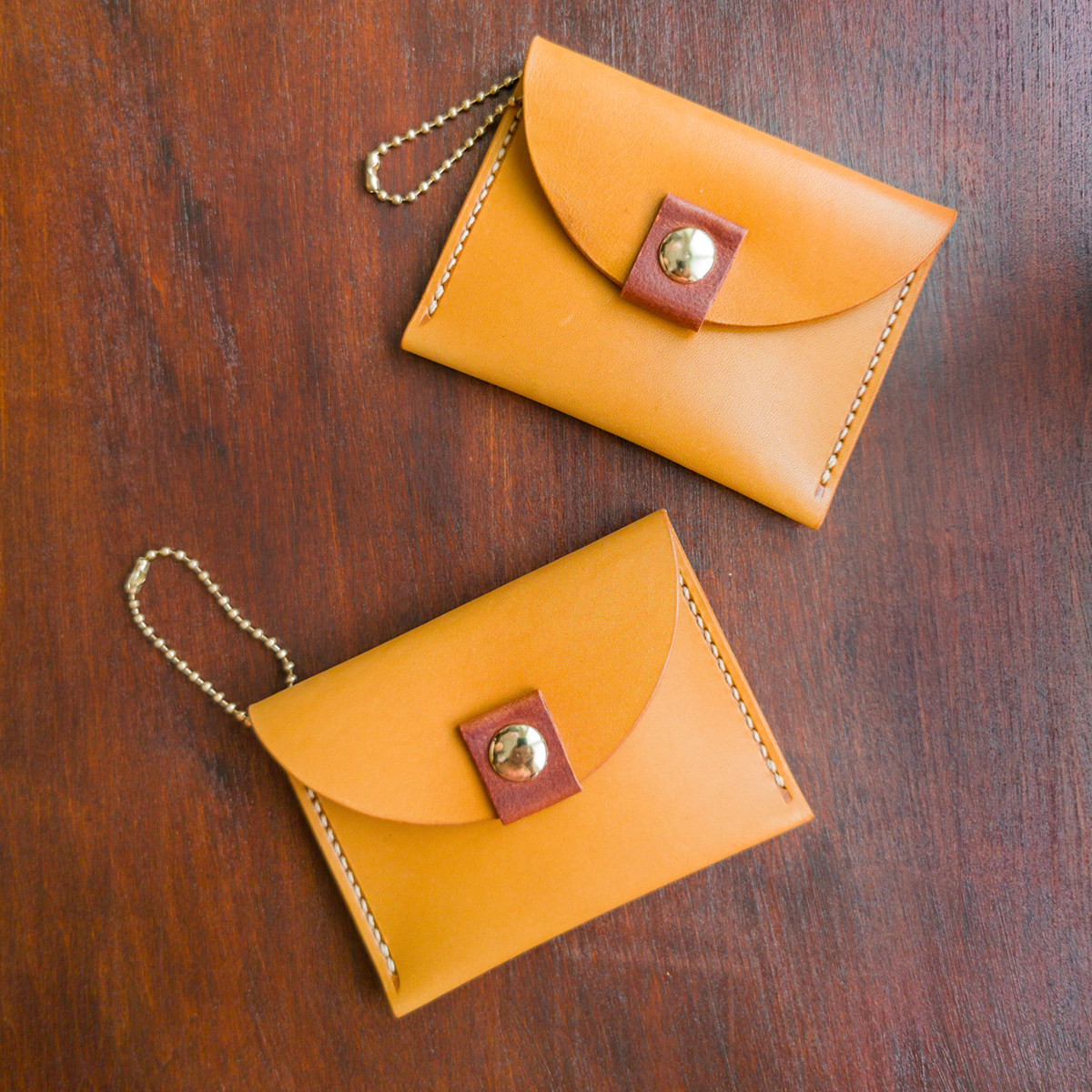 简约手工卡包头层真牛皮超薄小零钱包蜜蜡黄棕商务磁扣方形女卡包