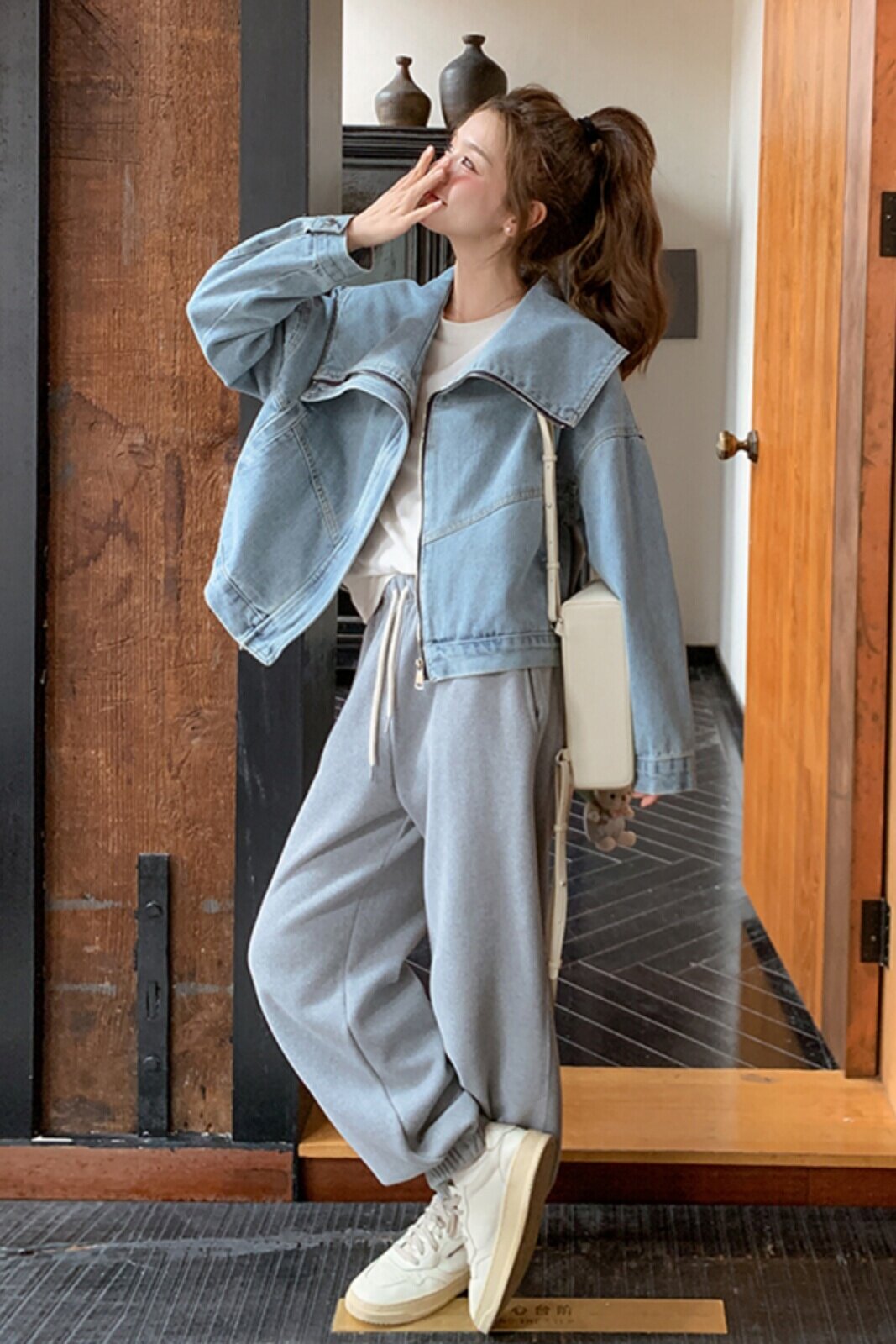 复古港风大翻领牛仔外套女2025春新款时尚设计感气质减龄短款上衣,女装短外套,2C263
